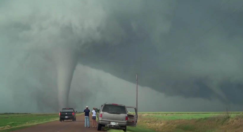 Fascinating Tornado Footage
