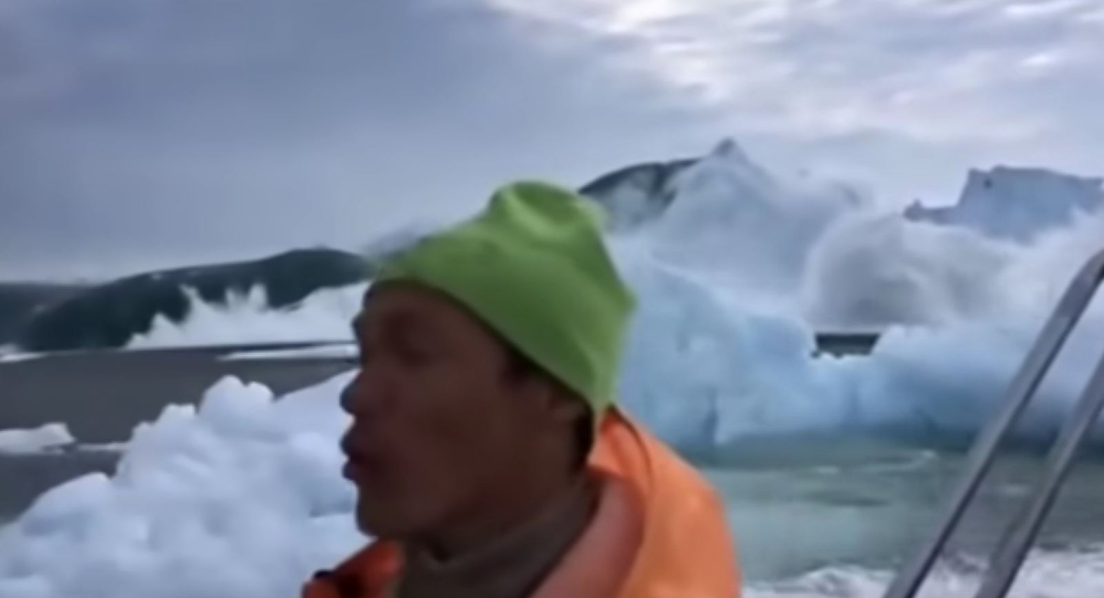Iceberg Flips Over And Creates Big Waves